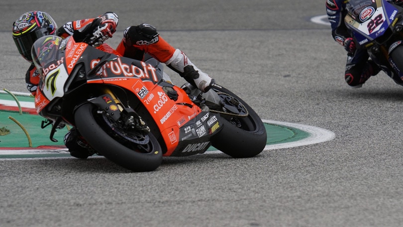 Superbike, Imola: Rea fa il bis e vince la Superpole Race