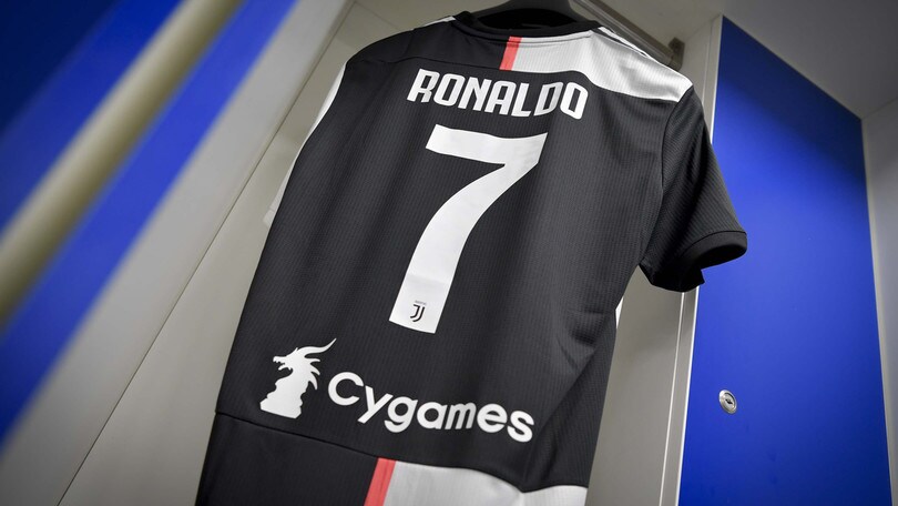 Juve, all'Olimpico con la nuova maglia bianconera