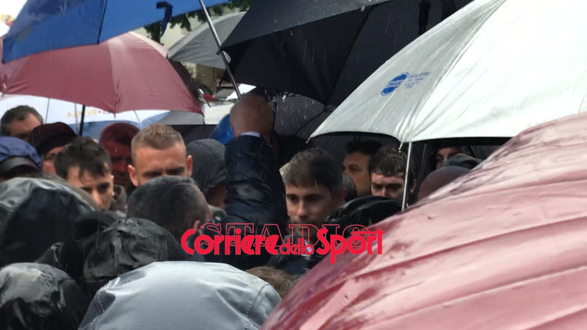 Contestazione a Trigoria: De Rossi, Ranieri e Massara parlano con i tifosi