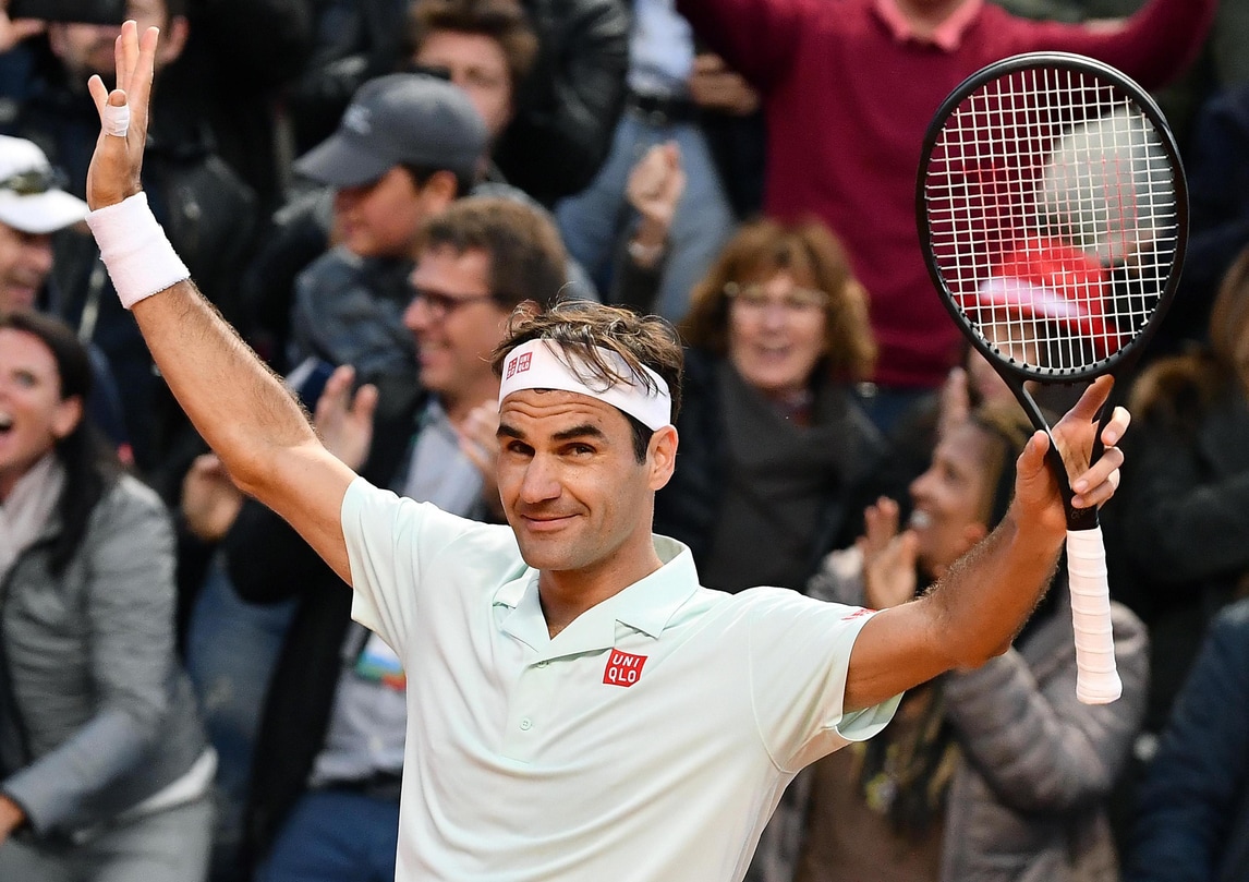 Il ruggito di Federer: annulla due match-point a Coric e si prende i quarti