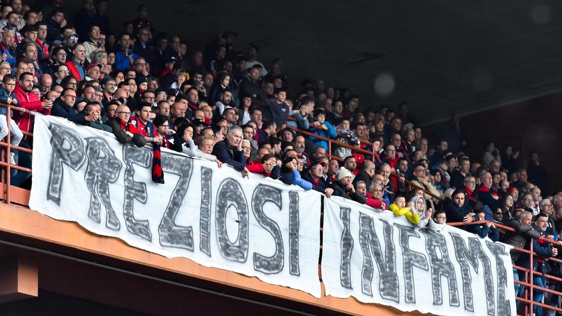 Genoa fermato in casa dal Cagliari, i tifosi contestano Preziosi