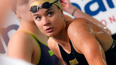 La Campionessa Margherita Panziera alla 12 Ore Nuotando con Amore