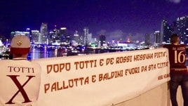 La Roma scarica De Rossi: ecco gli striscioni dei tifosi per il capitano