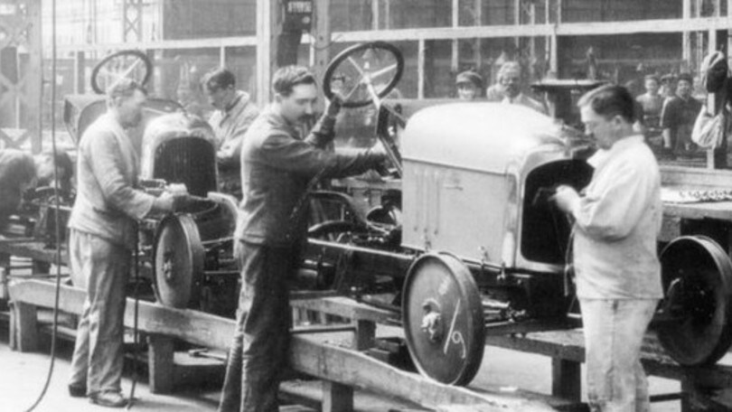 Citroen 100 storie per un secolo: 9a puntata