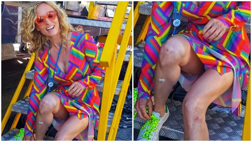 Justine Mattera si allaccia la scarpa ma la gonna la tradisce