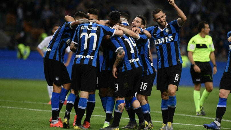L'Inter festeggia la Champions, l'Empoli saluta la A