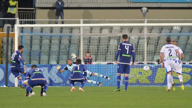 Finale thriller a Pescara: l'Hellas Verona elimina i delfini