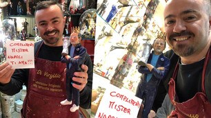 Il trionfo di Sarri celebrato anche nel presepe