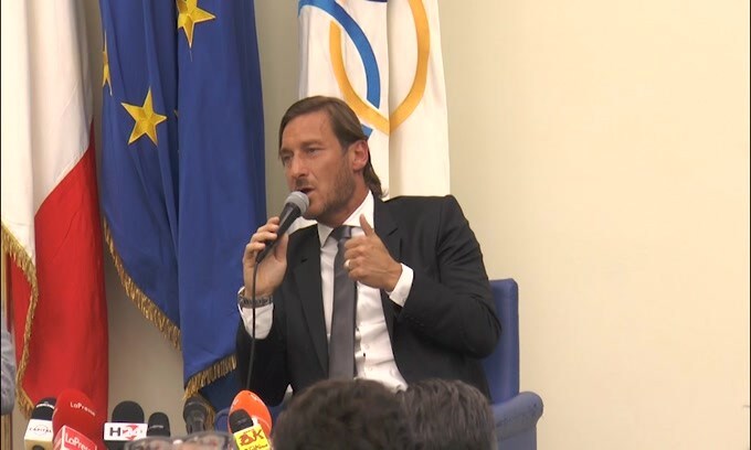 Totti: "L'unico allenatore che ho sentito è stato Conte"