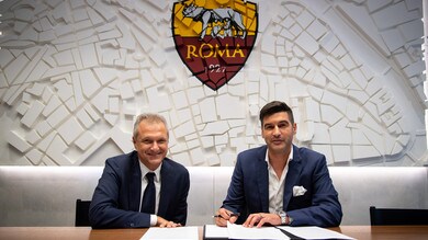 Roma, al via l'era Fonseca: firma e visita a Trigoria