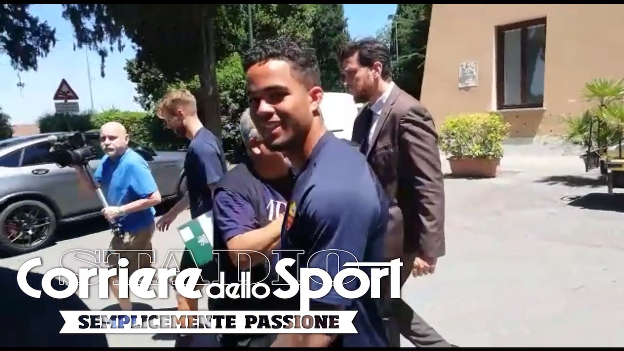 Roma, Kluivert a un tifoso: “Resto!”