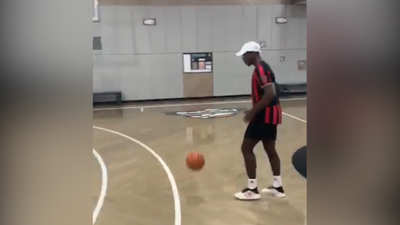 Pogba, canestro da tre...coi piedi
