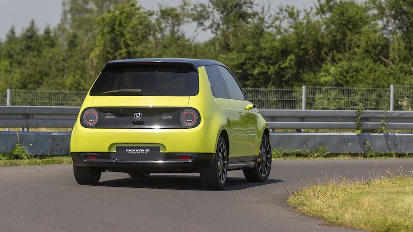 Honda e, la citycar elettrica pronta a sfidare le utilitarie