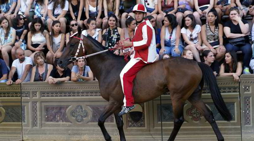 Palio di Siena, vittoria alla contrada della Giraffa