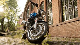 BMW celebra la serie 5 con la R nineT - LE FOTO