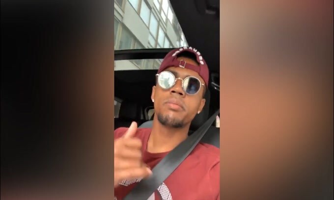 Juve, Douglas Costa verso la Continassa con il buon umore