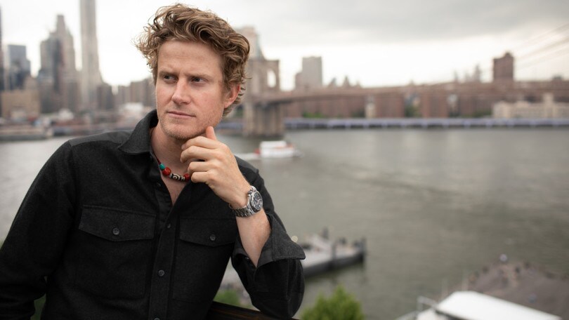 L'esploratore Cory Richards scala l'Everest con Vacheron Constantin