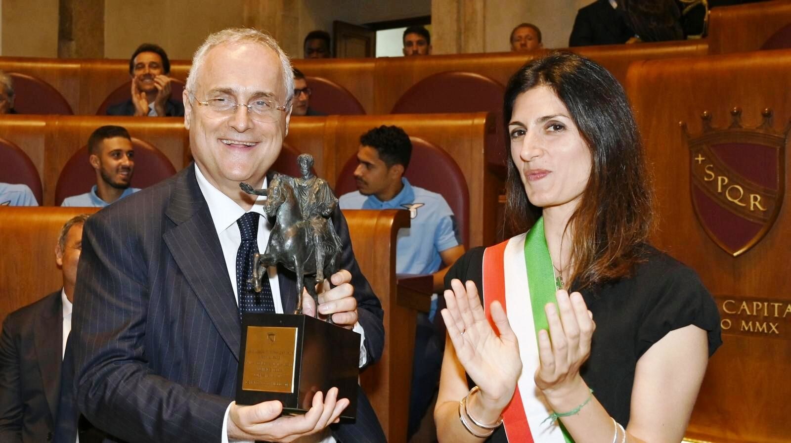 La Lazio ospite in Campidoglio porta la Coppa Italia alla Raggi