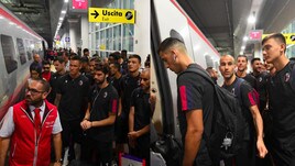 Bologna, partenza in treno per il ritiro
