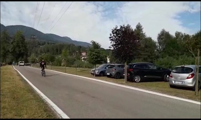 Napoli, Davide Ancelotti al ritiro in bicicletta