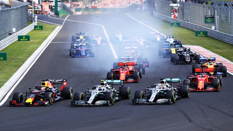 Hamilton batte Verstappen in Ungheria: Vettel terzo davanti a Leclerc