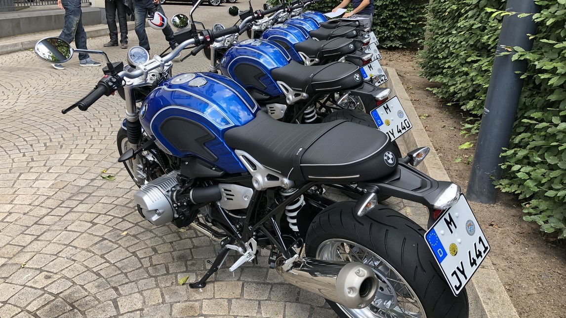 BMW r NineT /5, le immagini del test