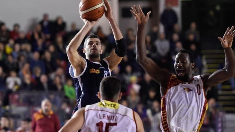 Cantù, ufficiale l'acquisto di Santolamazza