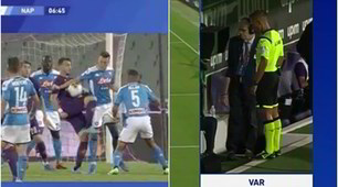 Fiorentina-Napoli, rigore col Var: la fotosequenza del fallo