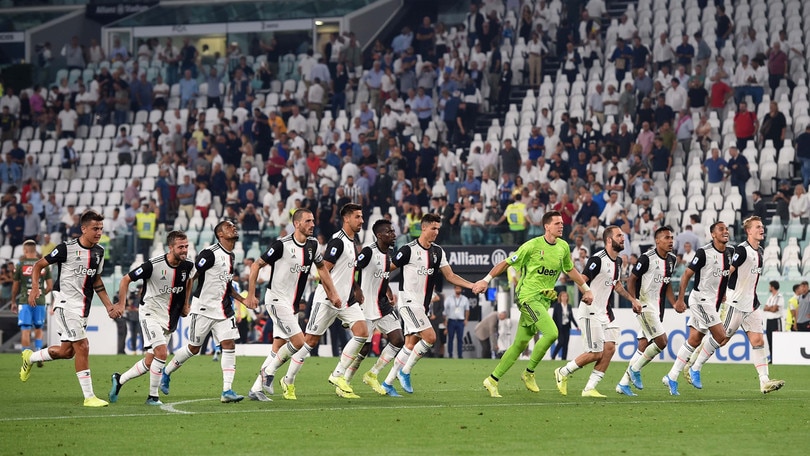 Juve-Napoli: l'autogol di Koulibaly regala la vittoria ai bianconeri. Succede di tutto all'Allianz Stadium