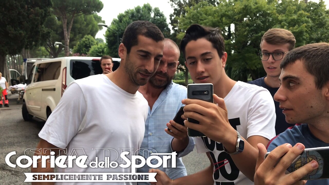 Roma, Mkhitaryan termina le visite: che festa dei tifosi!