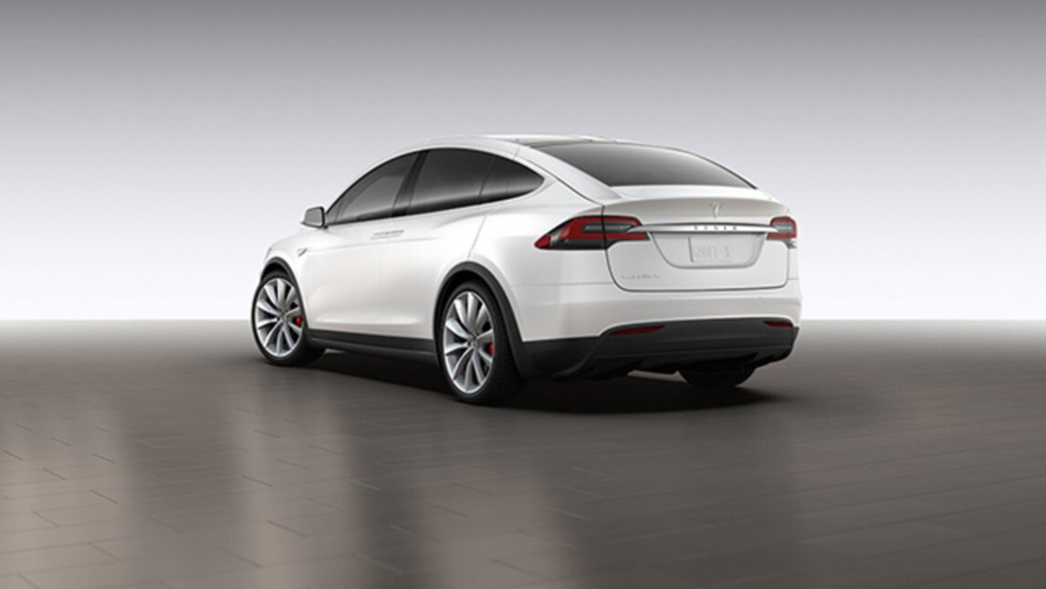 Il crossover a propulsione elettrica a 5 porte, è stata prodotta dalla Tesla Motors dal 2015. Un prototipo è stato esposto per la prima volta nei Tesla design studios di Los Angeles, il 9 febbraio 2012 mentre le prime vetture sono state consegnate il 29 settembre 2015, in occasione dell'evento di lancio sul mercato della Model X