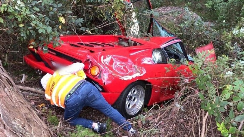 Compra una Lamborghini Diablo e la distrugge