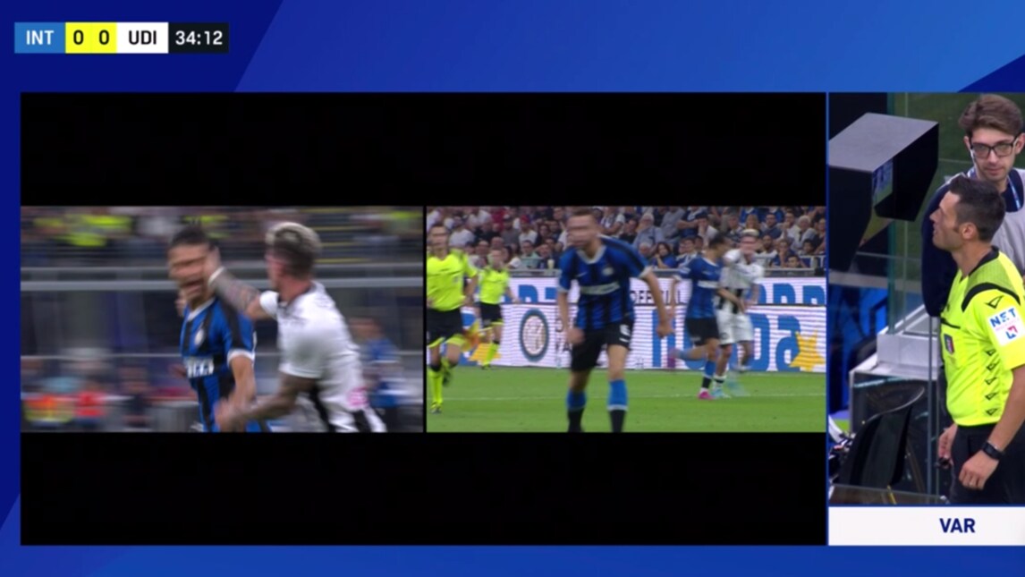 <p>La fotosequenza dell'episodio al 37' di Inter-Udinese che ha portato al cartellino rosso con il Var per il fantasista argentino</p>
