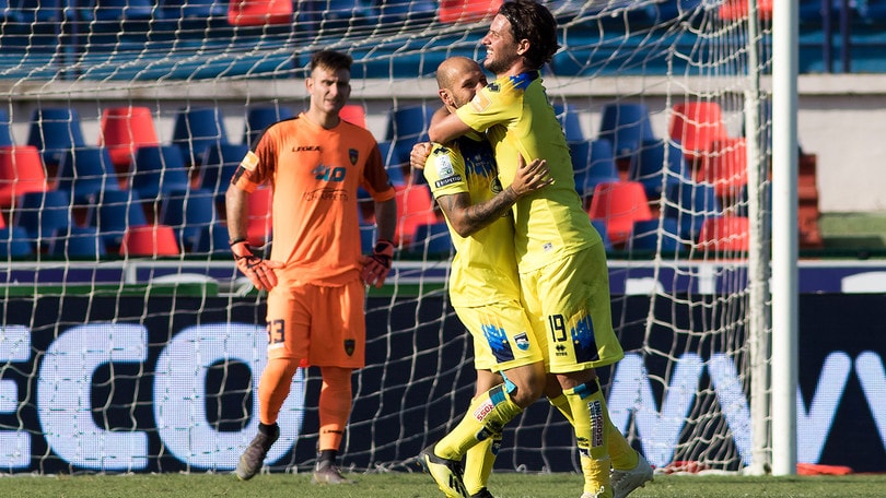 Serie B, colpo Pescara a Cosenza. Pari tra Crotone ed Empoli