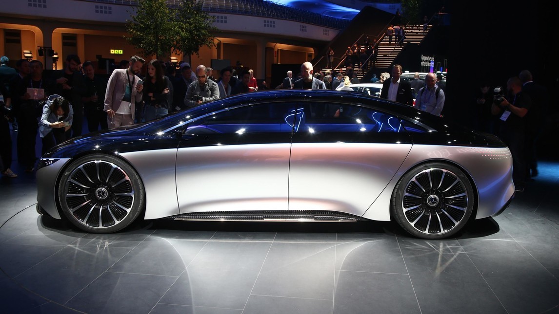 Mercedes Vision EQS: LE IMMAGINI