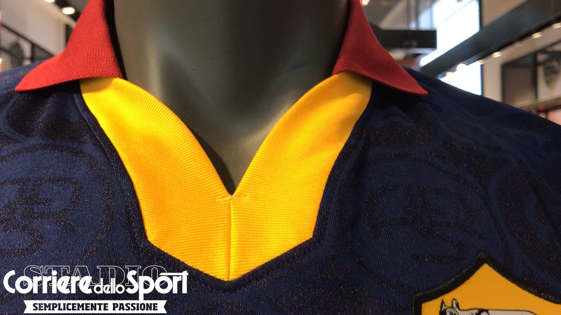 Roma, ecco i dettagli della terza maglia che debutterà in Europa League