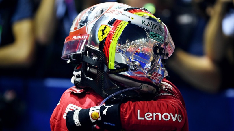 Vettel trionfa a Singapore: "Ora siamo vivi"