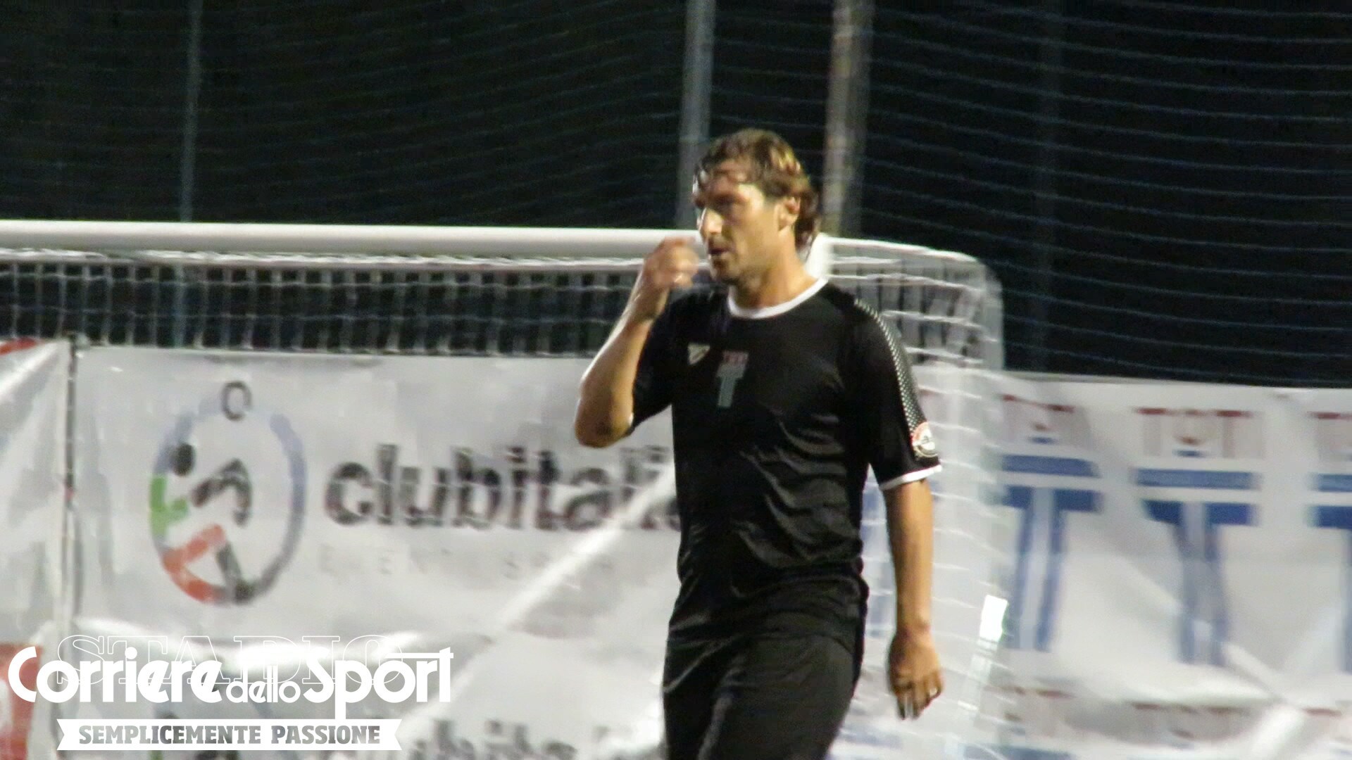 Totti incanta ancora con il pallone: assist, punizioni e... arrabbiature