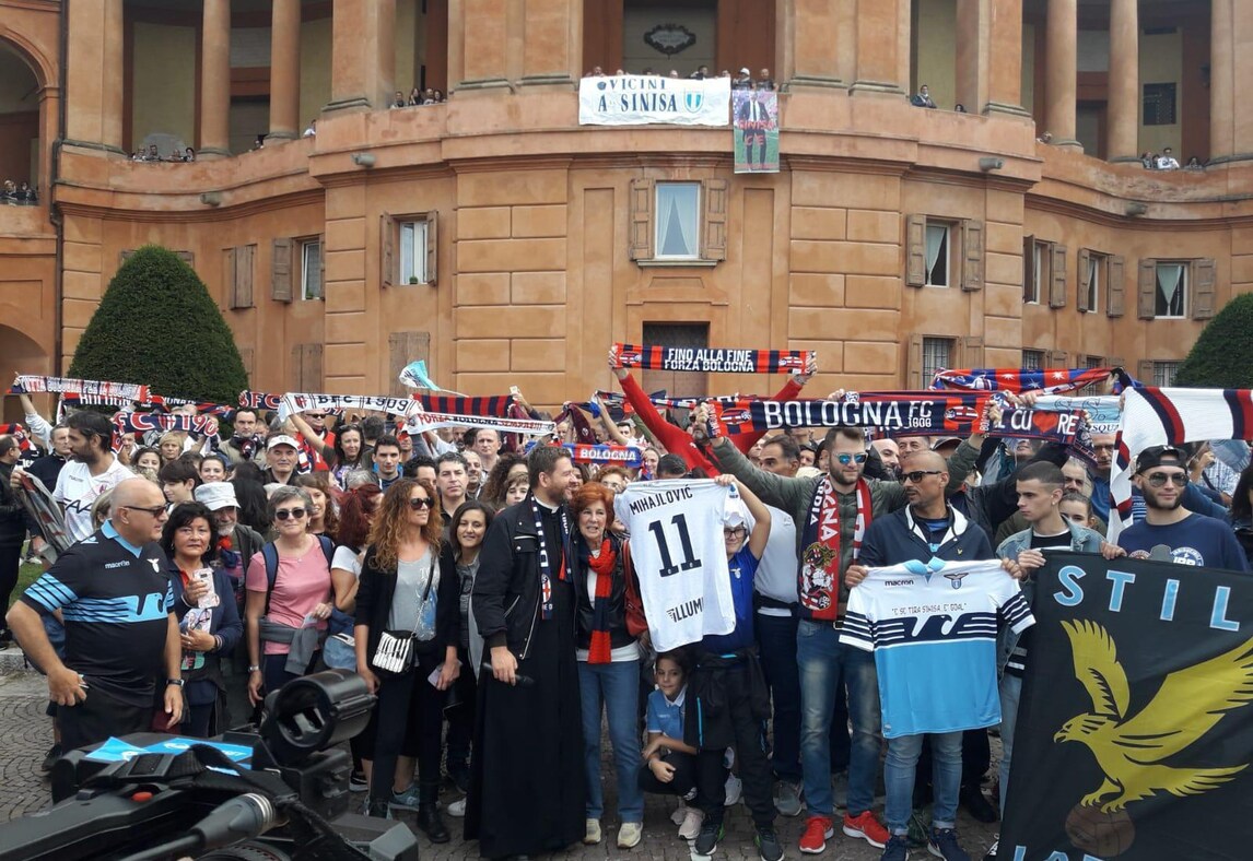Tifosi di Lazio e Bologna in pellegrinaggio per Mihajlovic