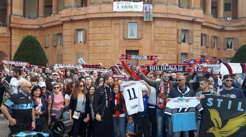 Tifosi di Lazio e Bologna in pellegrinaggio per Mihajlovic