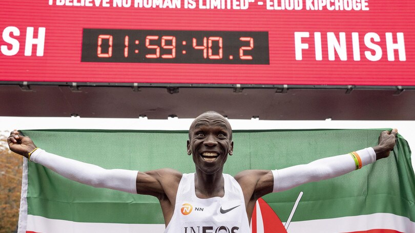 Kipchoge incanta Vienna: prima volta della maratona sotto le due ore