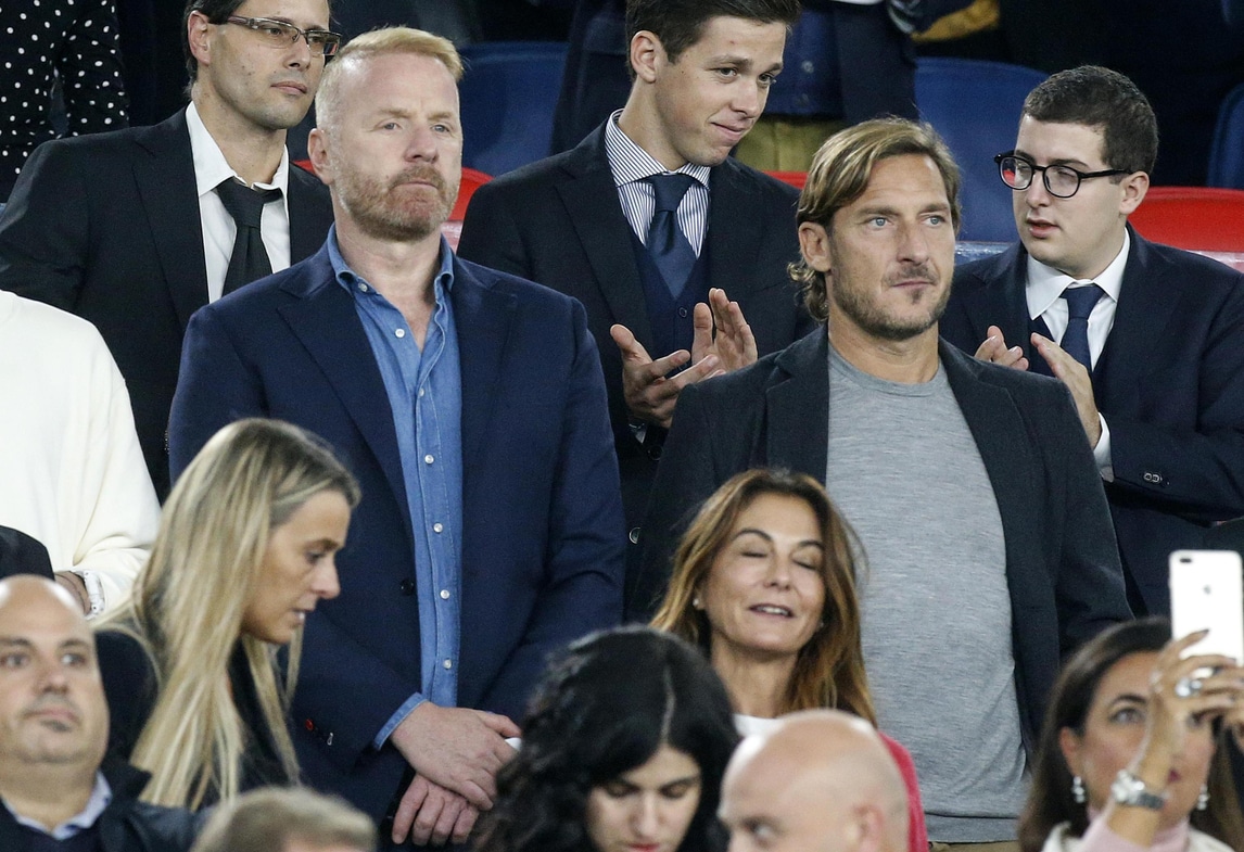 Totti torna all'Olimpico per Italia-Grecia e si siede accanto a Tare