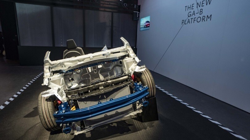 Nuova Toyota Yaris, la quarta generazione si scopre