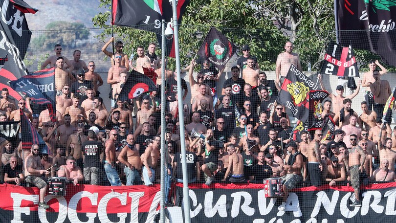 Foggia, cori dei giocatori per i diffidati. La Questura: