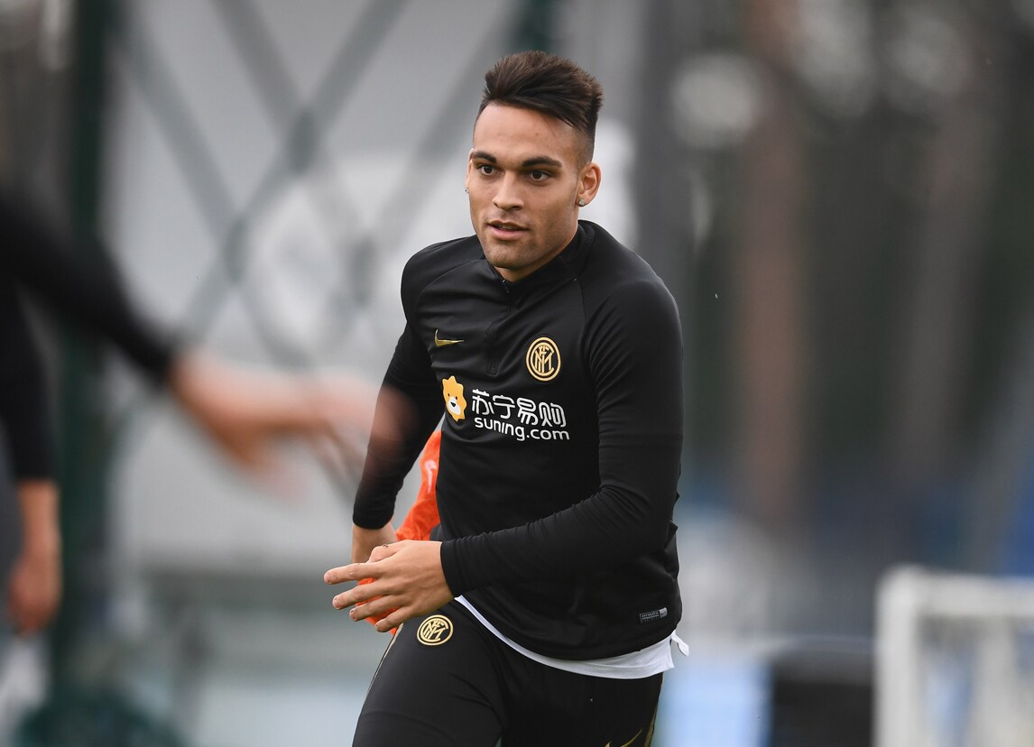 Inter, Conte lavora sull'intesa: esercizi mano nella mano