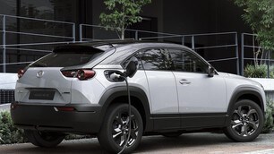 Mazda MX-30: le immagini