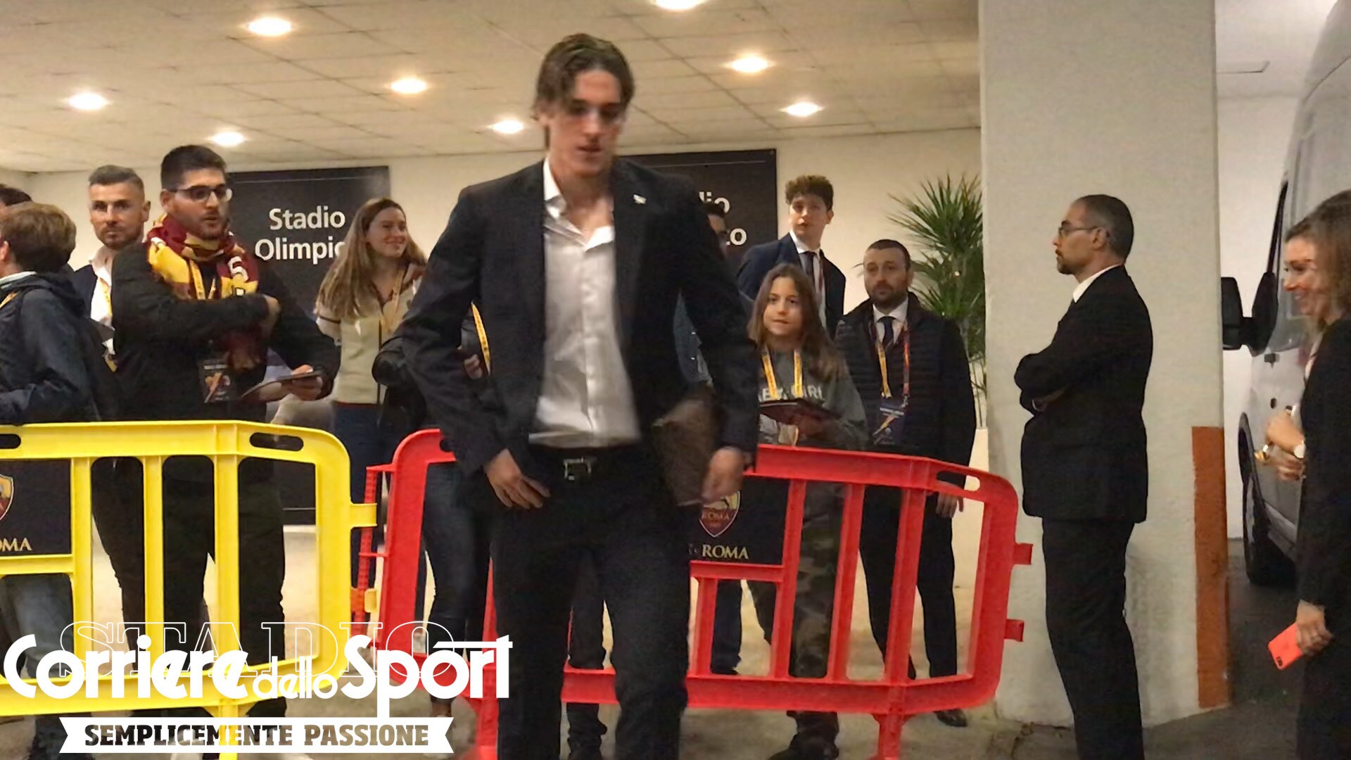 Zaniolo star all'Olimpico: quanti selfie con i tifosi!