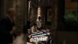 Lukaku porta a cena i compagni di squadra