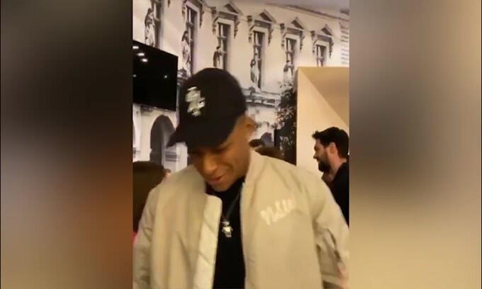Psg, Mbappè sembra...LeBron James