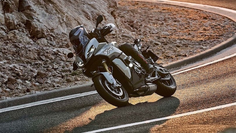 EICMA 2019, nuova BMW S 1000 XR più leggera e veloce